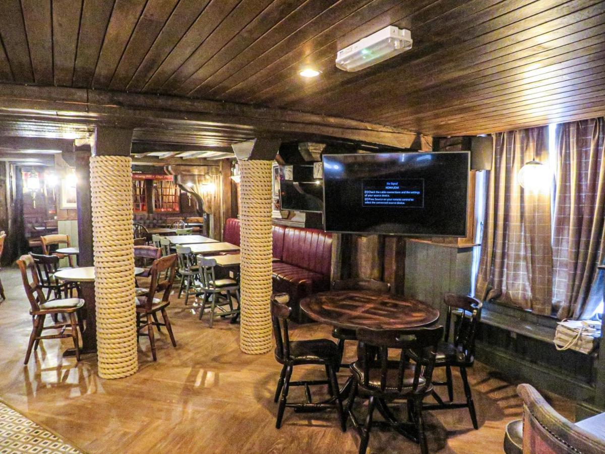 The Spice Ship Hotel Уеймут Екстериор снимка